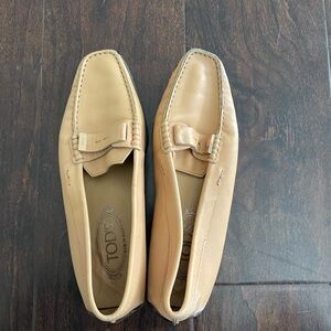 Used TOD'S Women's Tan Leather Driving Loafers